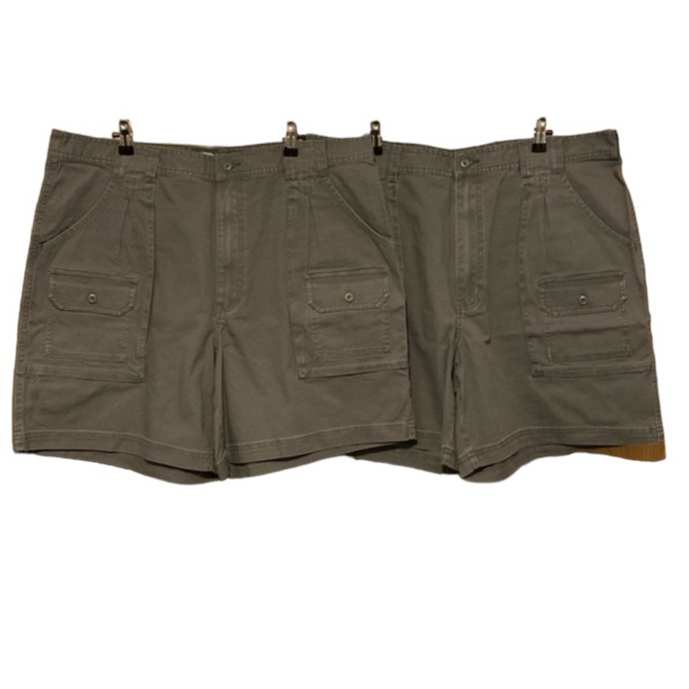Cabela’s bundle of 2 pairs cargo shorts mean size 40 regular